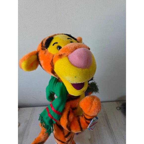 Vintage Telco AS IS Tigger Winnie the Pooh tree plush skating Xmas decor - Picture 8 of 12
